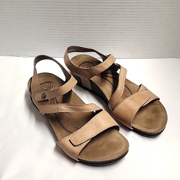 Abeo Bio System Quartz Sandals in natural color sz 9N - Picture 1 of 10